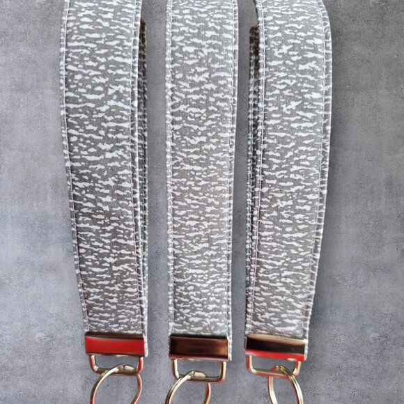 Keychain Wristlet | Key Fob Wristlet | Fabric Keychain | Floral Keychain | - Picture 4 of 6